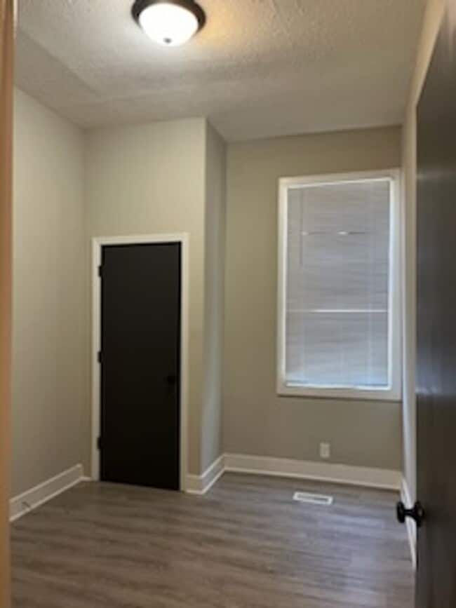 Foto del edificio - 1262 S Shelby St