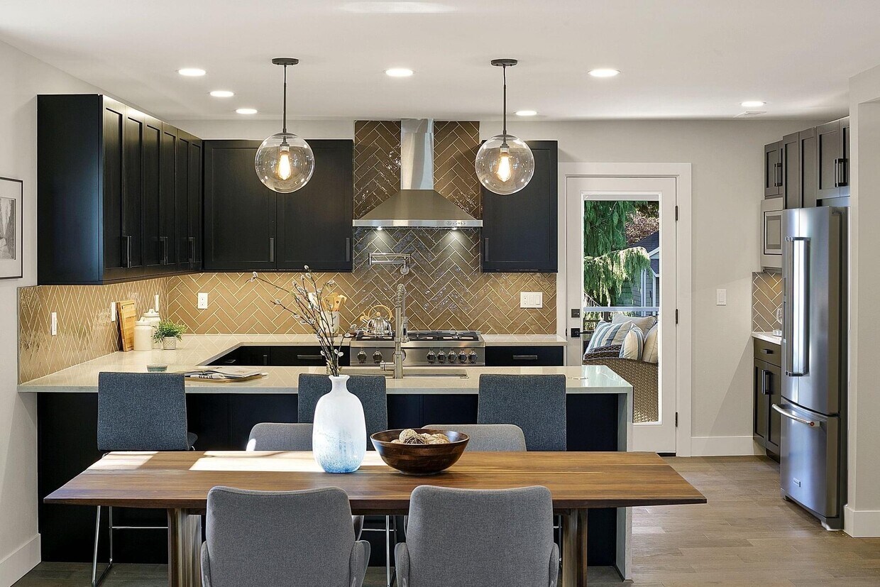 Kitchen - 330 NE 91st St