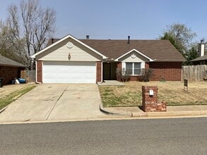Building Photo - 1917 Dena Dr