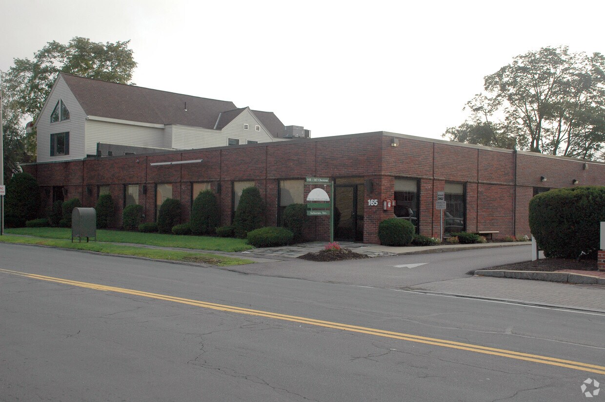 165167 Chestnut St, Needham, MA 02492 Apartments in Needham, MA