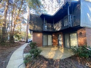 Building Photo - 2261 Claremont Ln