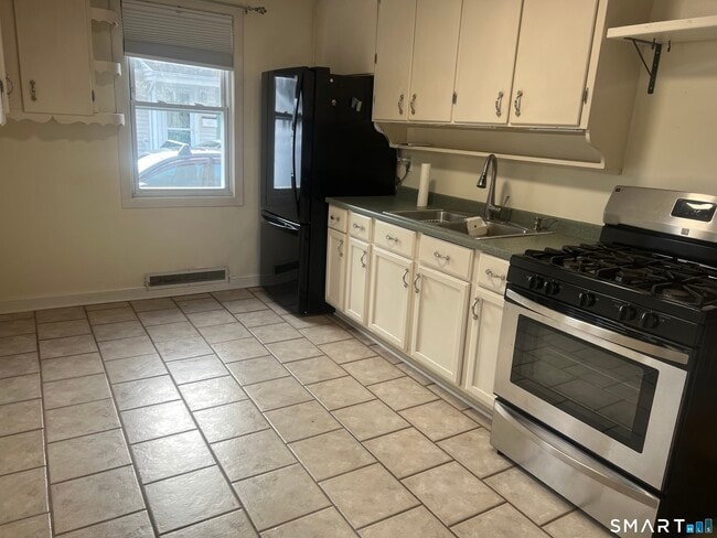 Foto del edificio - 128 Laurel Ct