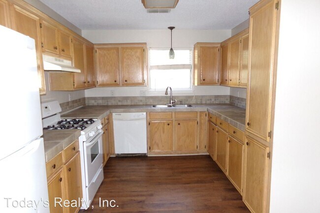Building Photo - 3 br, 2 bath House - 1520 W. Kentucky Street