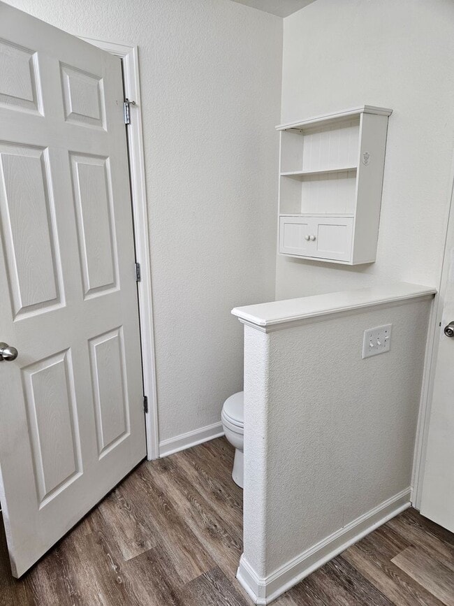 Foto del edificio - Amazing price amazing location 2 bdrm Condo avail: 7/16