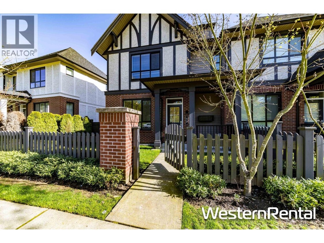 Photo principale - 3500-3500 Burke Village Promenade