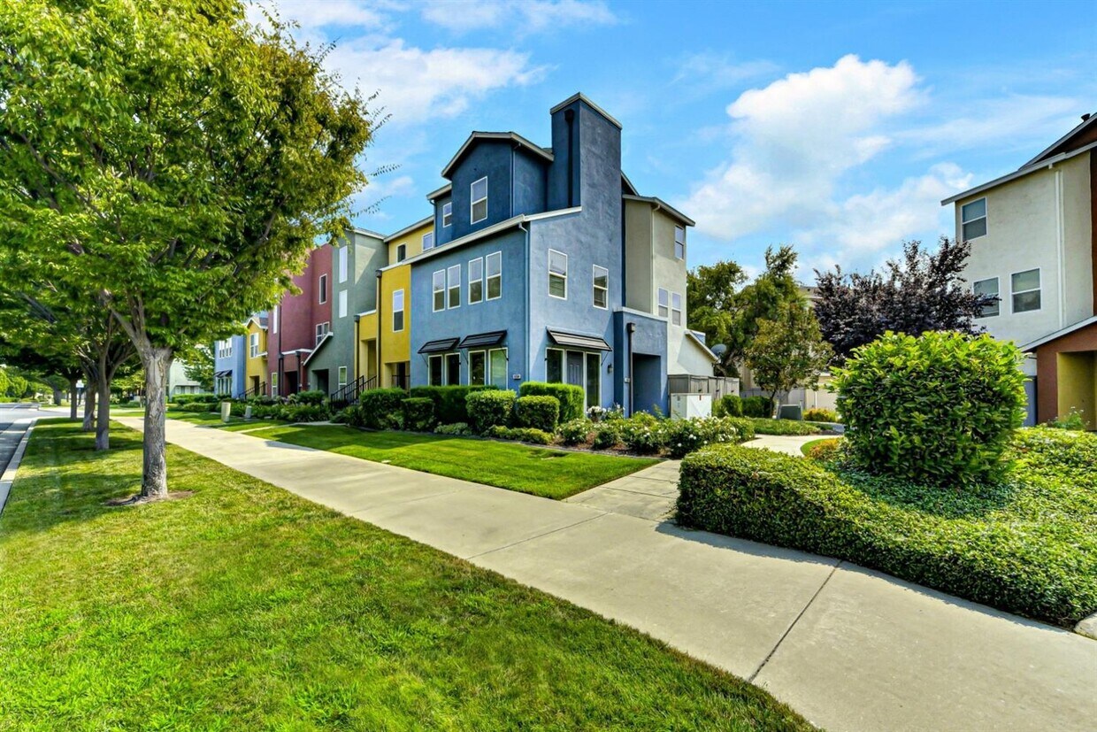 Building Photo - 10904 Tower Park Dr