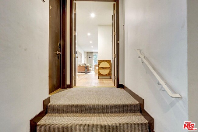 Foto del edificio - 874 Hammond St