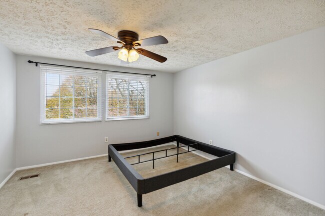 Foto del edificio - 25636 Coltrane Dr