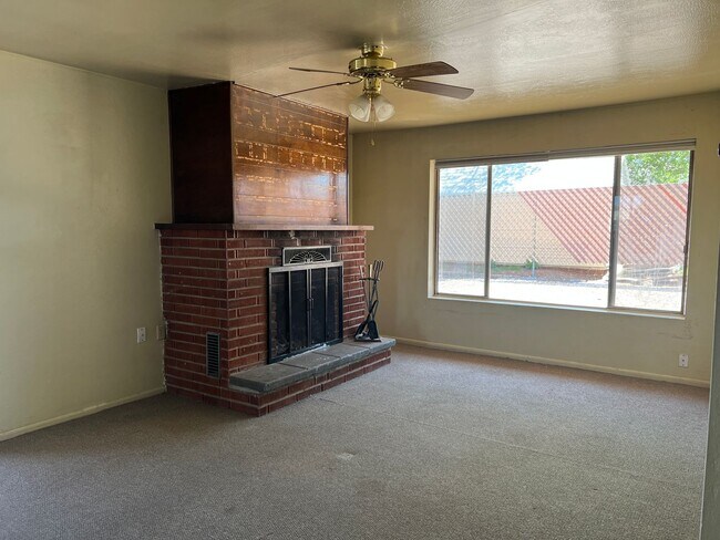 Building Photo - JacksonT-01