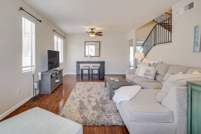 Building Photo - 1209 W Crystal Palace Pl