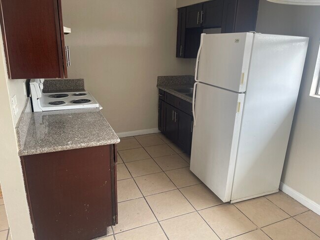 Building Photo - 1487 Sombrero Dr