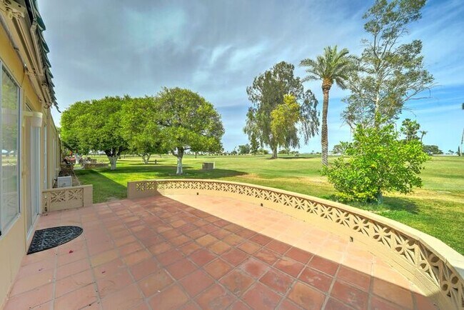 Foto del edificio - 55+ Age Restricted Community READY TO VIEW...