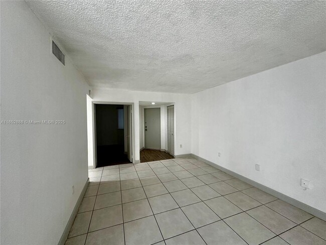Foto del edificio - 8275 SW 152nd Ave