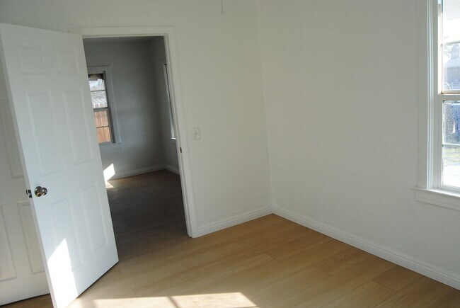 Foto del edificio - 506 Lincoln Ave