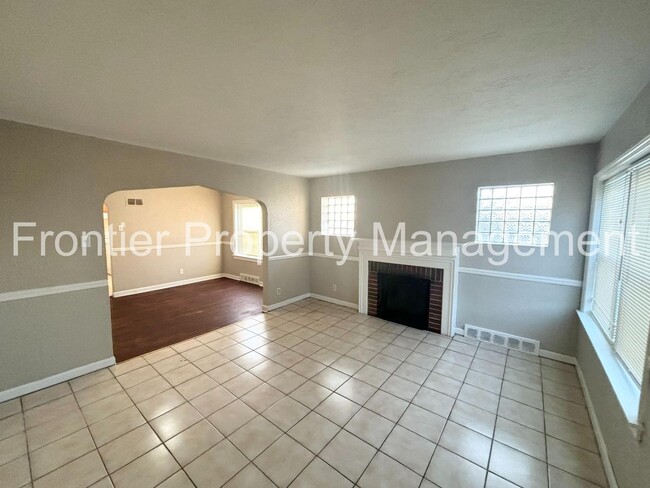 Building Photo - Available Now! Spacious Two Bedroom Home w...