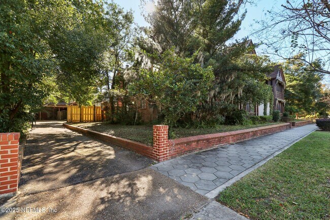 Foto del edificio - 2160 Forbes St