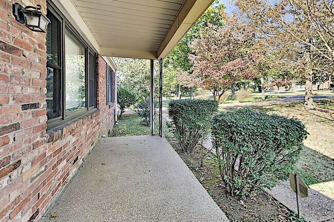 Building Photo - 2709 Emery Dr