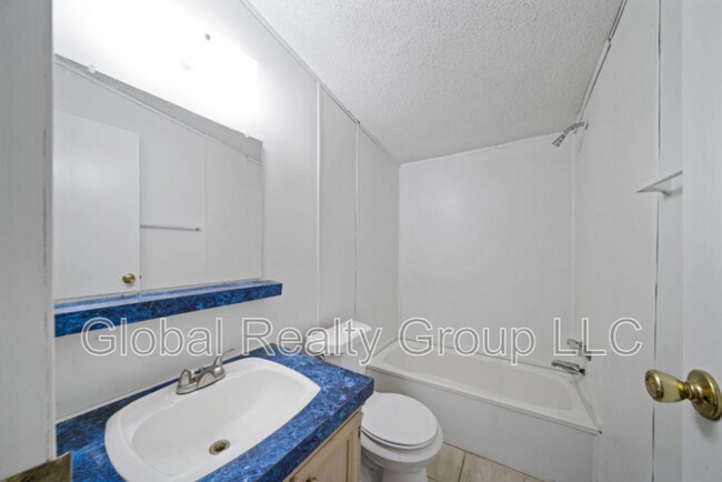 Foto del edificio - 106 Haeckerville Rd
