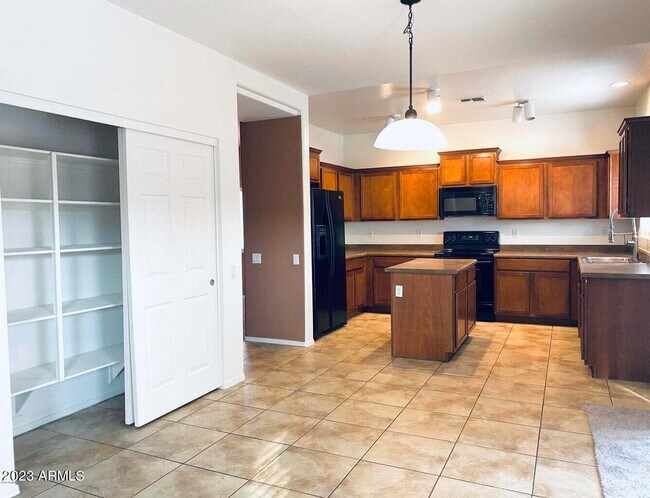 Foto del edificio - 5427 W Minton St