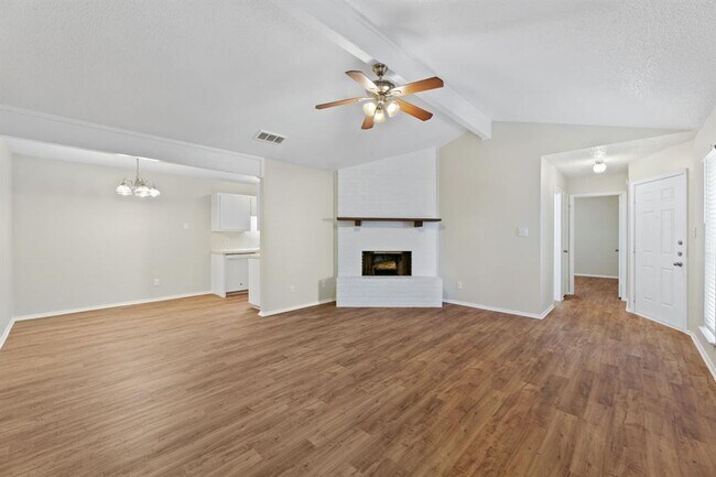 Building Photo - 1402 Vista Ridge Cove