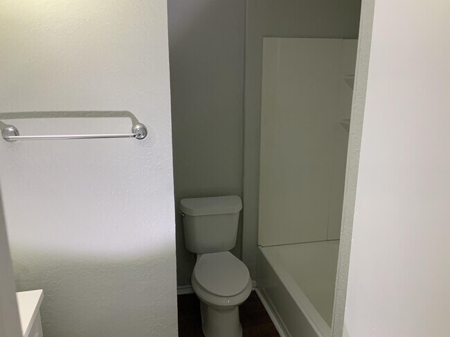 Foto del edificio - 921 NW Summercrest Blvd