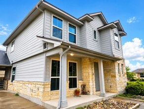 Building Photo - 1019 Stewart Dr