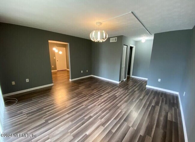 Foto del edificio - 5201 Atlantic Blvd