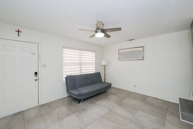 Foto del edificio - 112 Merlin Rd