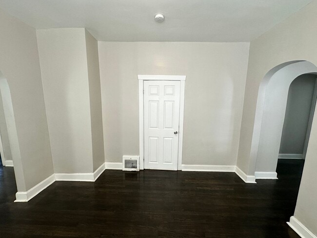 Building Photo - 4907 Tod Ave