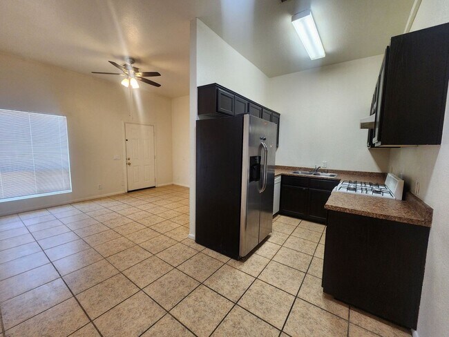 Foto del edificio - 3 Bedroom 2 Bath Townhouse