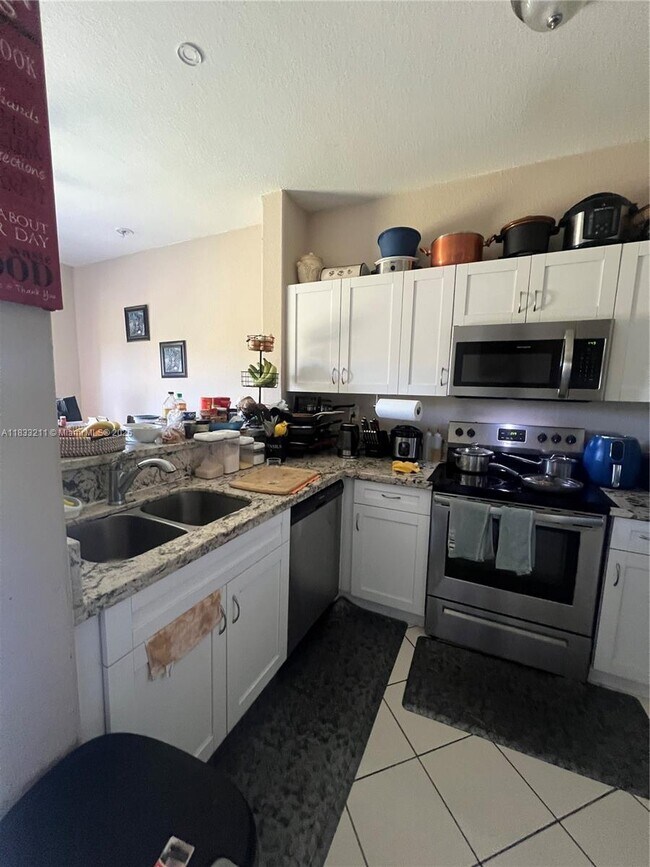 Foto del edificio - 2551 SE 16th Terrace