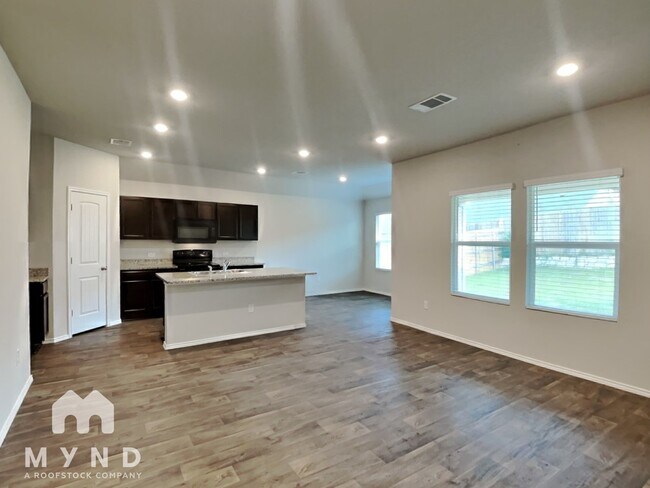 Foto del edificio - 15117 Siberian Elm Ln