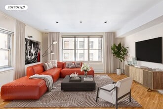 Building Photo - 24 W 45th St