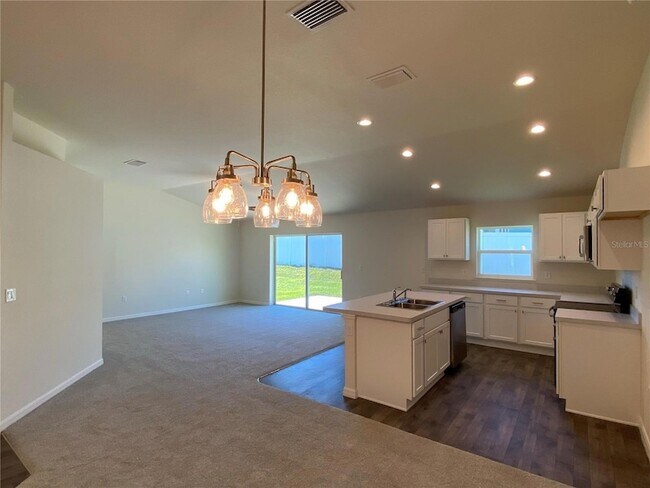 Foto del edificio - 8190 N Wakefield Dr
