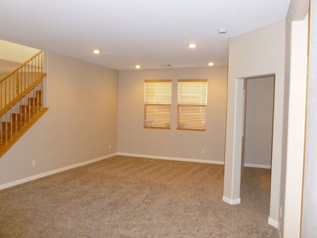 Building Photo - 673 Chepstow Ave