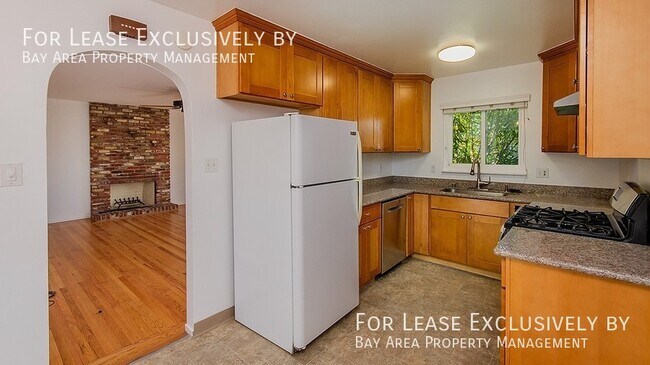 Building Photo - This home has 2 bedrooms, 1 bathroom, A/C ...