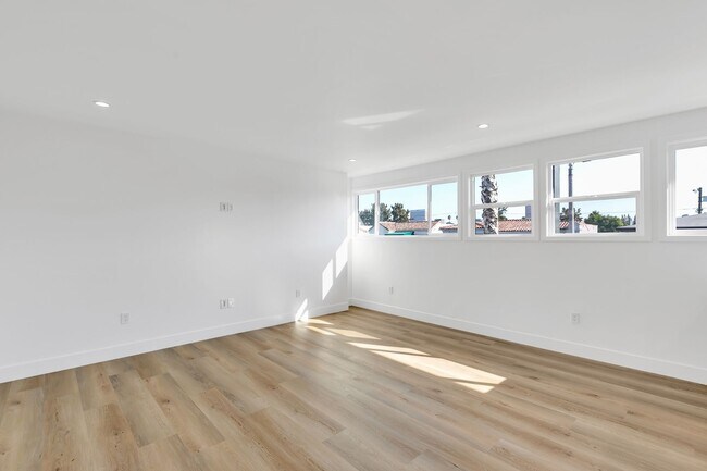 Foto del interior - 8355 Blackburn Ave