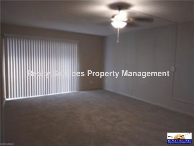 Building Photo - Waterfront condo in SE Cape Coral