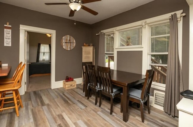 Building Photo - 611 4th Ave NW