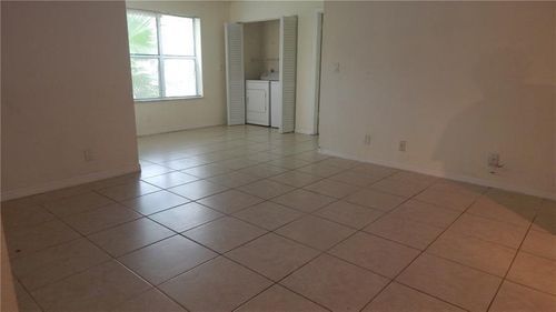 Foto del edificio - 3358 Pinewalk Dr N