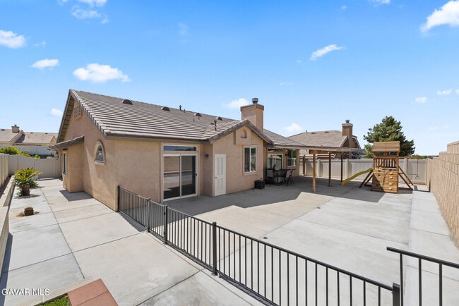 Foto del edificio - 37152 Waltham Pl