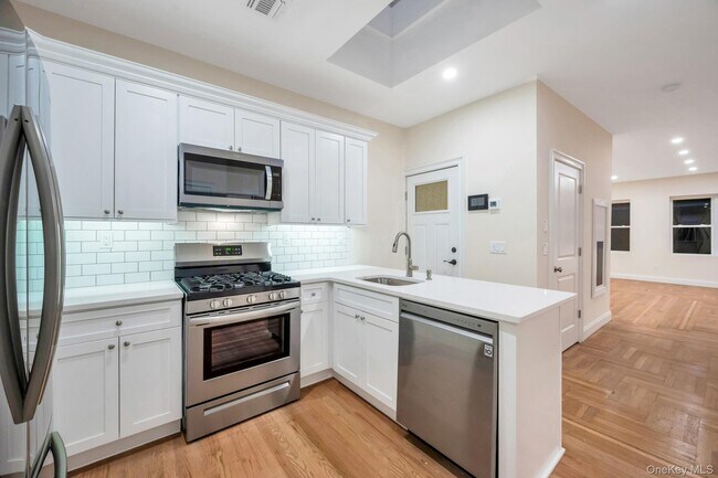 Foto del edificio - 41-06 25th Ave