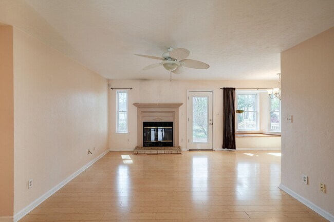 Building Photo - 7890 Talley Ann Dr