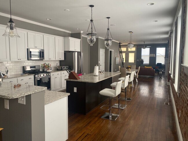 Foto del edificio - 4 Bedroom 4baths - Single Family Home in Saint Louis