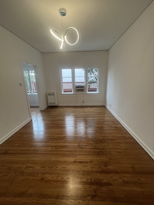 Building Photo - 15 Eastwind St