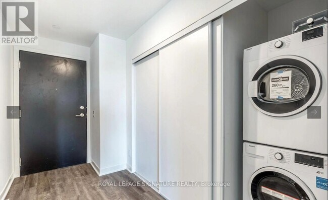 Building Photo - 1808 St Clair Ave W