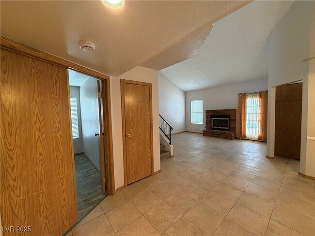 Foto del edificio - 516 Inness Ave