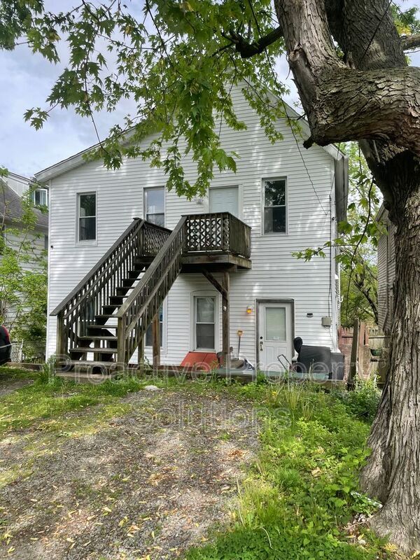 Primary Photo - 1028 N Webster Ave