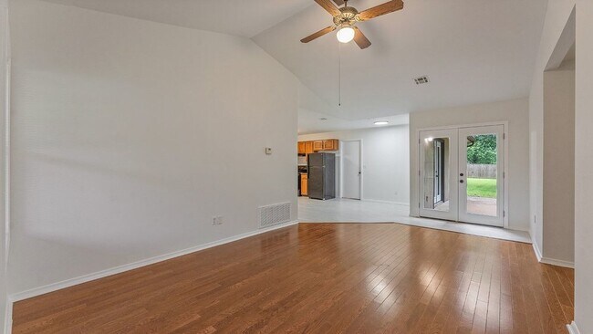 Foto del edificio - 2689 W Mt Comfort Rd