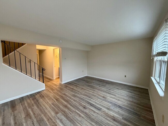 Foto del edificio - Welcome to White Chapel!